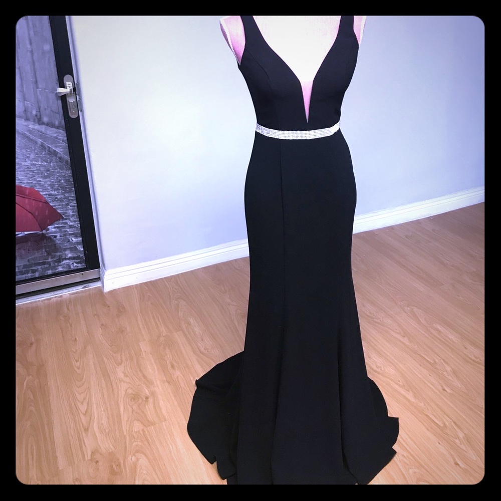 Final sale Elegant black dress